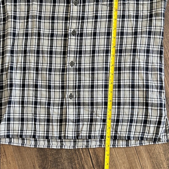 Slate & Stone Monochrome Plaid Flannel Shirt - Picture 9 of 11